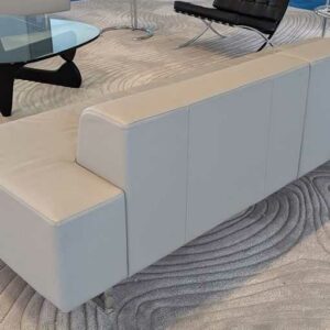 Canapé design Pierluigi Cerri modèle Quadra édition POLTRONA FRAU en cuir beige. 70 x 220 x 86 cm. Localisation : 7 ouest – Image 3