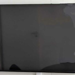 Moniteur de marque SONY modèle FW-55XE8001 vendu avec attache murale. Localisation : 5 est (5008)