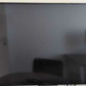 Moniteur 46 pouces de marque SAMSUNG modèle LH46MDBPLGC/EN, vendu avec attache murale. Localisation : 6 ouest (6508)