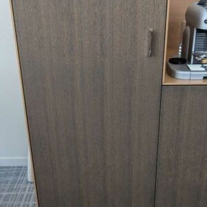 Réfrigérateur encastré avec compartiment congélation de marque Liebherr modèle IK 2364, capacité 211 litres. 122 x 56 x 60 cm. Localisation : 7 ouest (7708) – Image 2