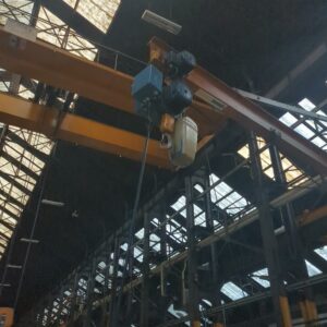 Palan électrique de marque Demag. Charge 1 tonne.