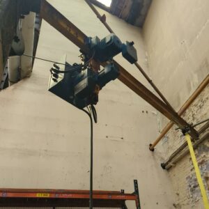 Palan électrique de marque Demag. Charge 250 kg