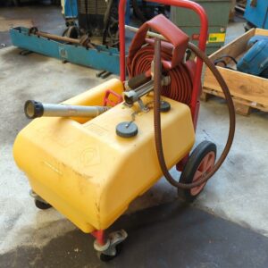 Cuve mobile de marque Seproma sécurité. capacité 100 litres. avec lance et tuyau.  2 unités vendues avec faculté de réunion. – Image 2