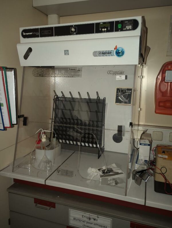 Armoire filtre d'échappement de marque Erlab modèle Captair Filtair 824