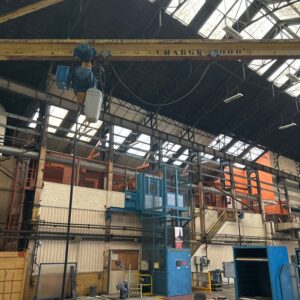 Palan électrique de marque Demag. Charge 1000 kg