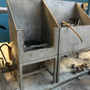 Bac de lavage métallique 2 cuves avec pompe centrifuge de marque KSB modèle Lubricoupe. 140 x 170 x 45 cm – Image 3
