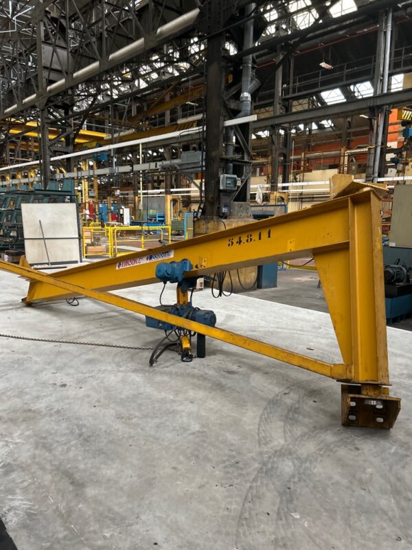 Palan électrique de marque Demag. Charge 2000 kg. Ref 54.8.11