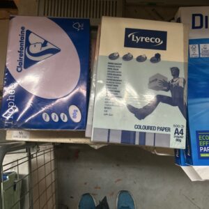 Lot de 34 paquets papiers colorés de 500 feuilles A4 210x297 Lyreco ou Clairefontaine  vert saumon ivoire violet et lot 8 paquets 250  papiers A3 couleur jade – Image 4