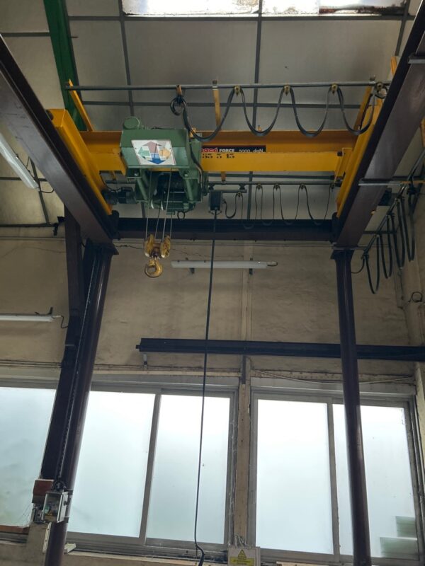 Palan électrique. Charge 5000 kg (bât 30)