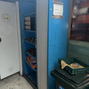 Armoire métallique bleue à 2 portes coulissantes et 5 étagères. 200 x 120 x 43 cm (mezza) – Image 2
