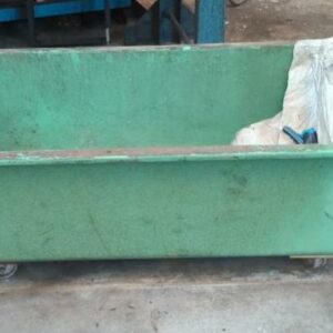 Bac de rétention en plastique vert sur roulettes. Capacité 200 litres