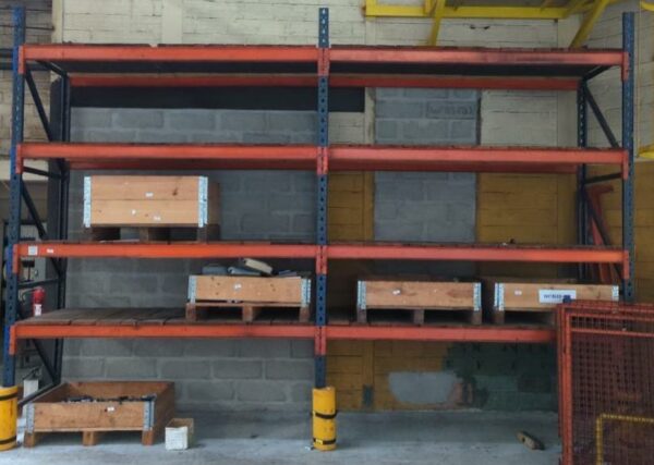 3,5 m linéaires de rack à palette de marque Duwic.