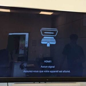 Moniteur de marque TCL  Diagonale 190 cm avec enceinte JBL intégrée. Localisation : Canada 1er (2c06)