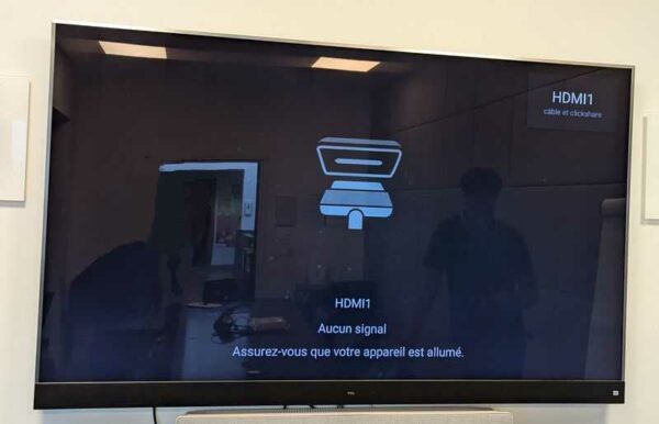 Moniteur de marque TCL  Diagonale 190 cm avec enceinte JBL intégrée. Localisation : Canada 1er (2c06)