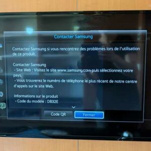 Moniteur 32 pouces de marque SAMSUNG modèle DB32E, avec attache murale. Localisation : Canada 1er (2b03)