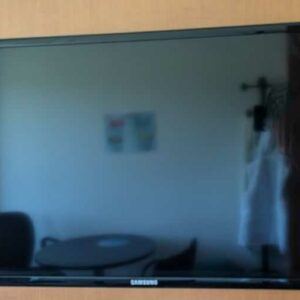 Moniteur 32 pouces de marque SAMSUNG modèle LH32MDBPLGC/EN. Localisation : Canada 1er (2b05)