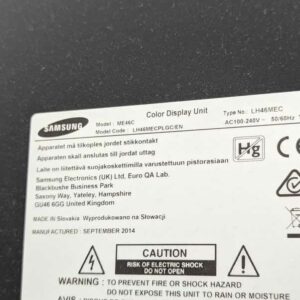 Moniteur 46 pouces de marque SAMSUNG modèle LH46MECPLGC/EN, avec attache murale articulée. Localisation : Canada rdc haut (1c06) – Image 3