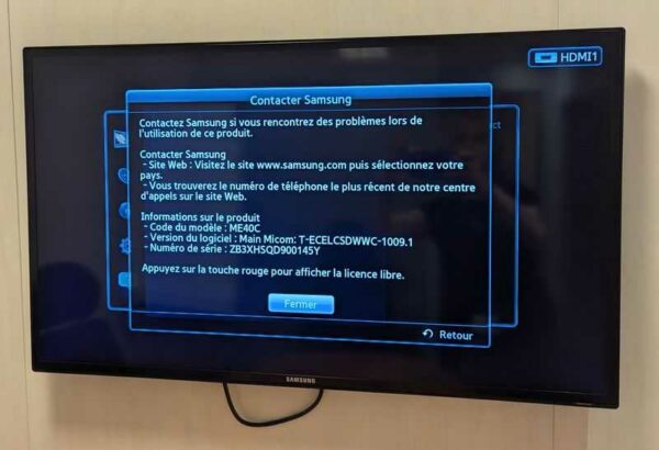 Moniteur 40 pouces de marque SAMSUNG modèle ME40C. Localisation : Canada rdc bas (0b01)