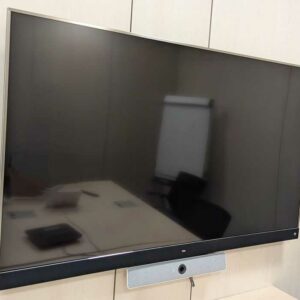 Moniteur  pouces de marque TCL, Diagonale 166 cm, avec enceinte JBL intégrée. Localisation : Theta rdc (0t14a)