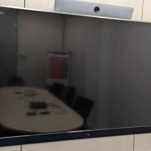 Moniteur de marque TCL, Diagonale 190 cm, avec enceinte JBL intégrée. Localisation : Theta rdc (0t21)
