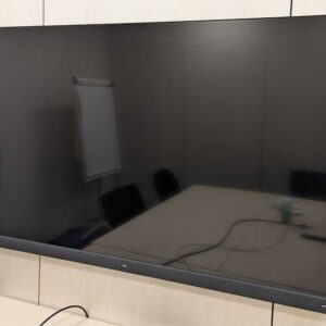Moniteur de marque TCL, Diagonale 165 cm, avec enceinte JBL intégrée. Localisation : Theta 1er (cafet)