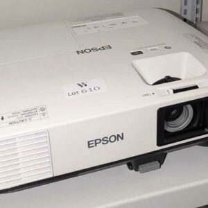 Vidéoprojecteur de marque EPSON modèle EB2265U. Localisation : stock régie