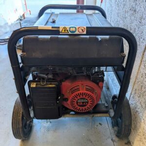 Groupe électrogène mobile 4,5 KVA de marque SDMO modèle SH 4000. Moteur de marque HONDA modèle GX270. Réservoir 5,3 litres. Autonomie 2,5 heures. Localisation : Canada rdc bas – Image 2