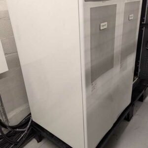 Onduleur 100 KVA de marque SCHNEIDER ELECTRIC modèle Galaxy VS. Vendu avec armoire By-pass et batteries. Localisation : Canada rdc bas – Image 3