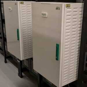 Onduleur 15 KVA de marque SCHNEIDER ELECTRIC modèle Upsilon STS. Localisation : Canada rdc bas