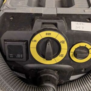 Aspirateur eau et poussière de marque KARCHER, 2200W. Localisation : Canada rdc bas – Image 2