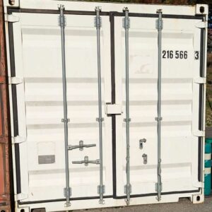 Container capacité 30 tonnes en acier laqué blanc. 260 x 600 x 245 cm. Ref 216 566. Localisation : 5 avenue du Canada, 91940 Les Ulis – Image 2