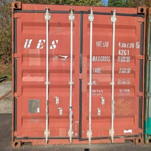 Container capacité 32,5 tonnes en acier laqué  rouge. 260 x 1220 x 245 cm. Ref 430 230. Localisation : 5 avenue du Canada, 91940 Les Ulis – Image 2
