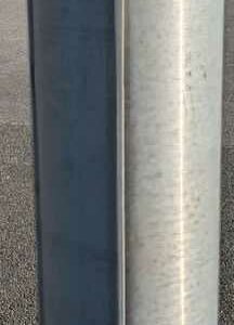 Lampadaire d'extérieur. 244 x 50 cm. 18 unités. Vendu avec faculté de réunion. Localisation : extérieur – Image 3