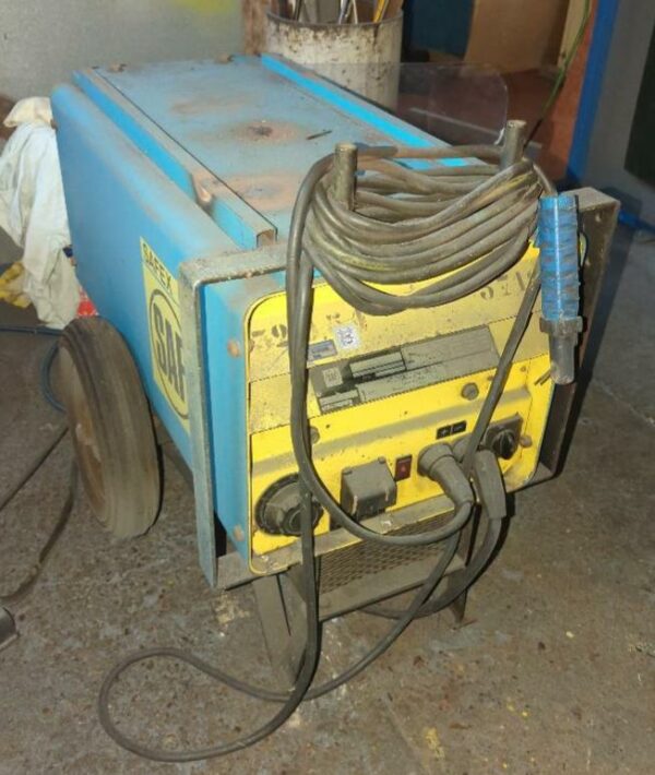 Poste à souder de marque SAF type 0320 0600. (bât 30)