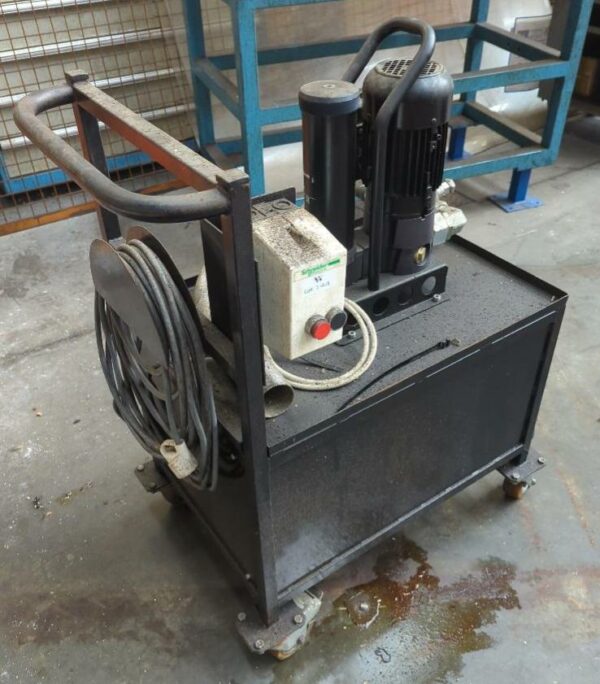 Compresseur de marque Bevi type ME7106