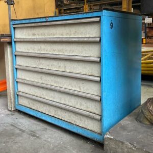 Armoire métallique 6 tiroirs. 105 x 120 x 72 cm (fermée à clef)