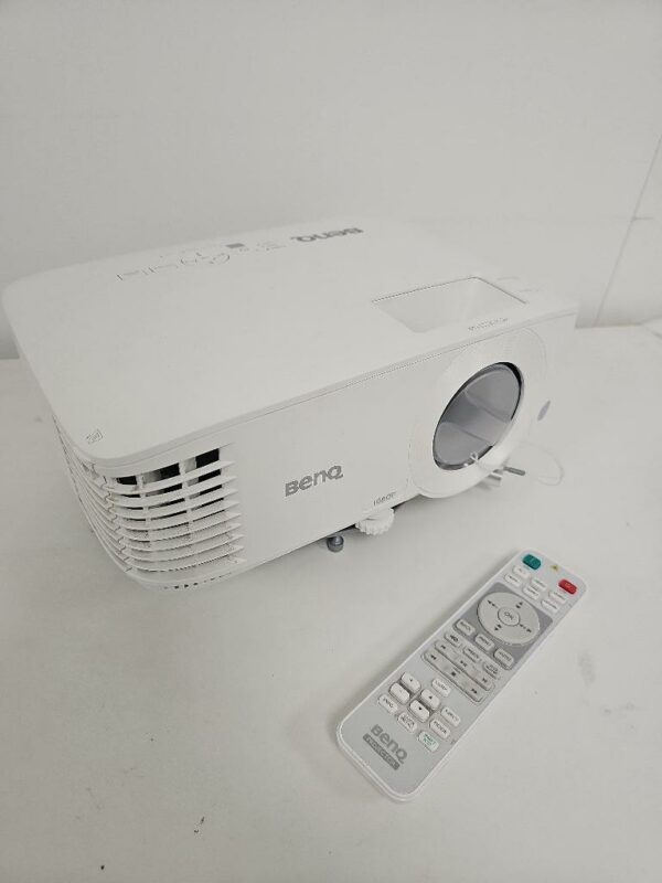 Vidéoprojecteur de marque Benk 1080p modèle MH733. 5 unités vendues avec faculté de réunion. Localisation : 10 rue du Ballon 93160 Noisy le Grand