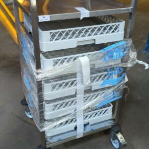 Chariot à paniers en inox de marque Pujadas avec 5 paniers à vaisselle en nylon. 117 x  57 x 57 cm. 15 unités vendues avec faculté de réunion. Localisation : 8 rue de la Fossé aux Leux 91700 Ste Geneviève des Bois – Image 2