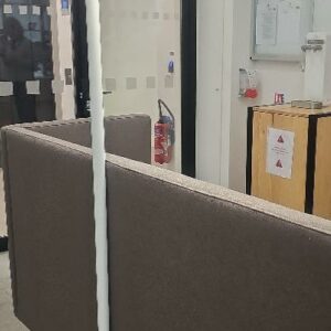Lampadaire de marqueur Régent avec détecteur de présence. Dimensions 184 cm de haut 64 cm de large. Localisation : 9 avenue Percier 75008 Paris – Image 3
