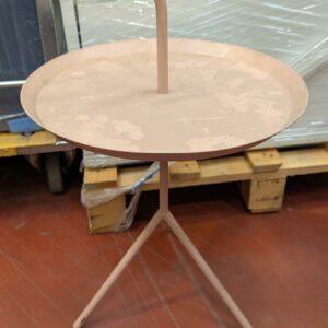 Petite table d'appoint ou bout de canapé en métal laqué blanc, rose, vert ou noir. 6 unités vendues avec faculté de réunion. Localisation : 8 rue de la Fossé aux Leux 91700 Ste Geneviève des Bois – Image 3