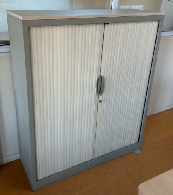 Armoire métallique à rideau coulissant 
140x120x43