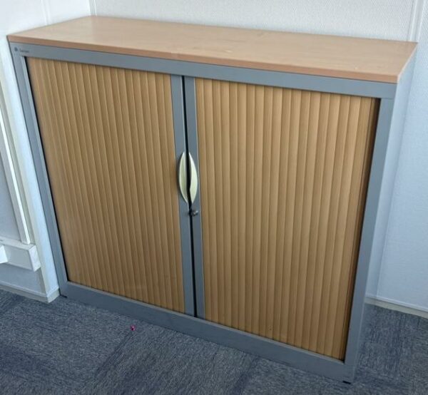 Armoire métallique à rideau coulissant gris/gris/hetre
104x120x43