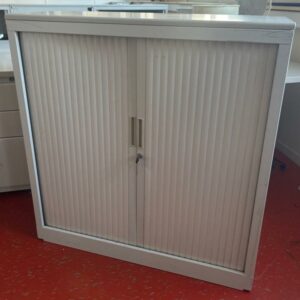 Armoire métallique à rideau coulissant gris/gris/
100x100x43