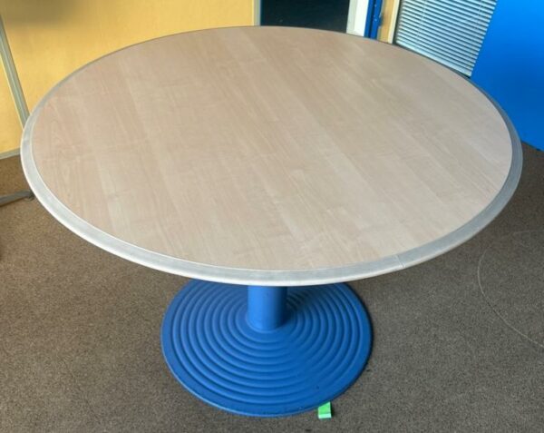 Table ronde 110 diamètre 
Hêtre/bleu