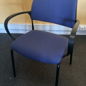 Fauteuil visiteurs 4 pieds tissu
Violet/noir