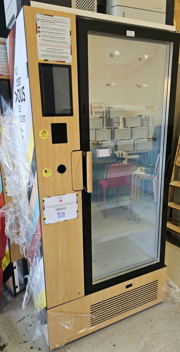 Armoire réfrigérée connectée permettant la distribution de plats de marque IARP modèle Glee 42 V2 Open It, façade finition bois. 198 x 93 x 61 cm. 6 unités. Vendu à l'unité avec faculté de réunion. Localisation : 10 rue du Ballon 93160 Noisy le Grand