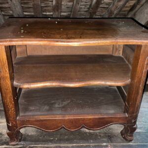 Petit meuble bibliothèque en chêne foncé composé d'une étagère. Dimensions: 62 x 70 x 39 cm. Lot vendu sur désignation avec enlèvement sur rendez-vous au 51 avenue de la libération à Granville – Image 2