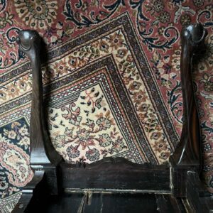 Table basse en ébène de macassar à décor de volutes. Lot vendu sur désignation avec enlèvement sur rendez-vous au 51 avenue de la libération à Granville – Image 3