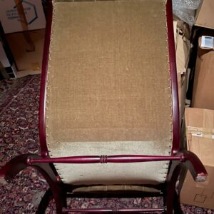 Rocking Chair de style Chesterfield recouvert de velours, vendu avec son repose pied. Lot vendu sur désignation avec enlèvement sur rendez-vous au 51 avenue de la libération à Granville – Image 3
