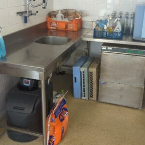 Plonge adossée 1 bac avec retour en inox alimentaire. 100 x 182 x 120 x 70 cm (Belgrand 6e)